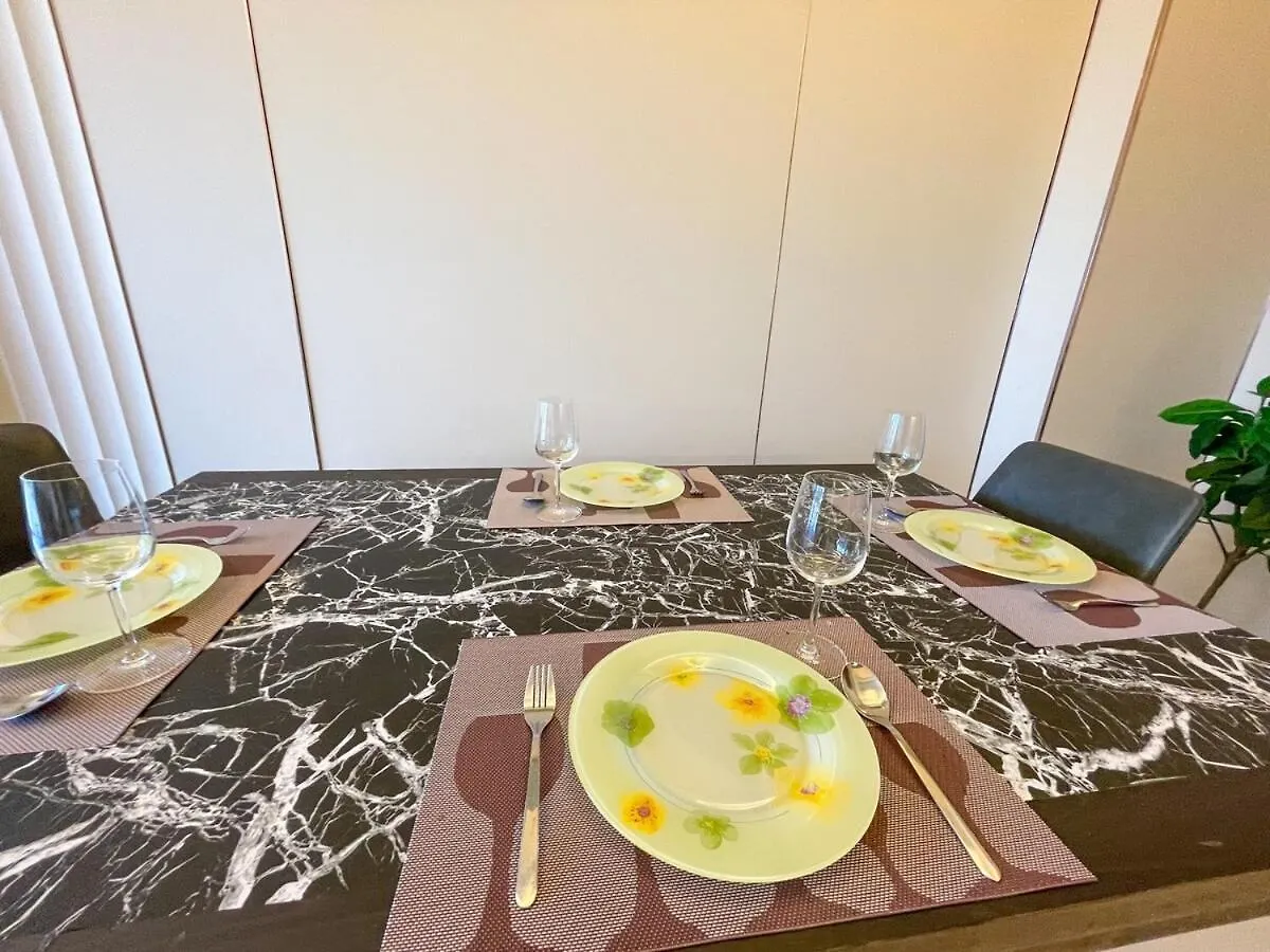 Luxury 1Br Across Okada, Solaire Apartment Manila