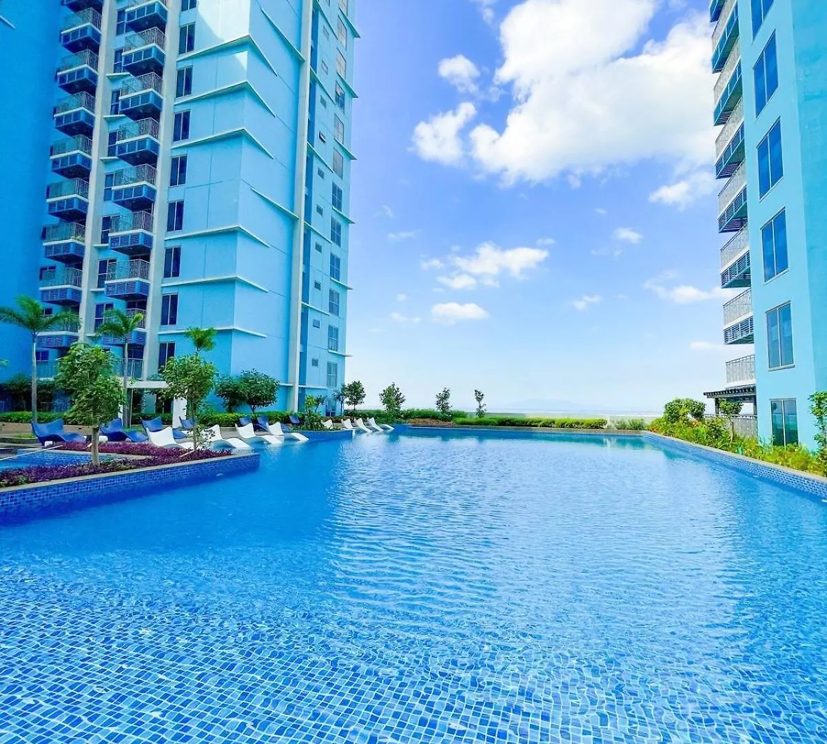 Luxury 1Br Across Okada, Solaire Apartment Manila